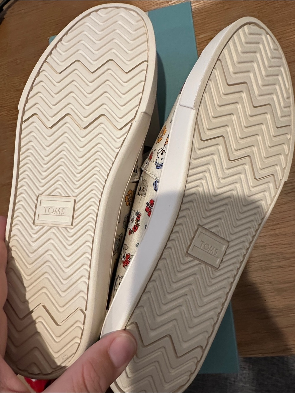TOMS WOMEN’s Alpargata Slip-On Shoes in Natural Tropical Dogs Print - Picture 2 of 3